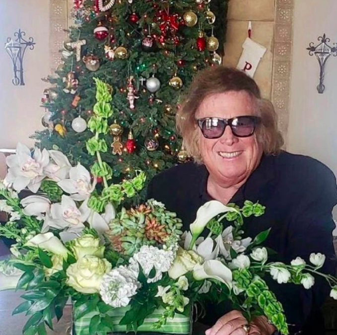 Taylor Swift Sent Sweet Flowers To Don McLean After Beating His Record