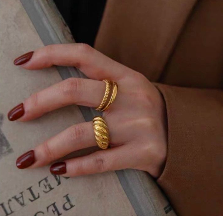The Most Elegant And Subtle Nails This Fall