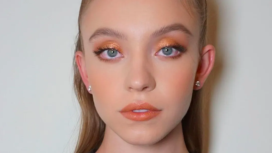 Copper Eye Shadow Is The Perfect Fall Beauty Trend