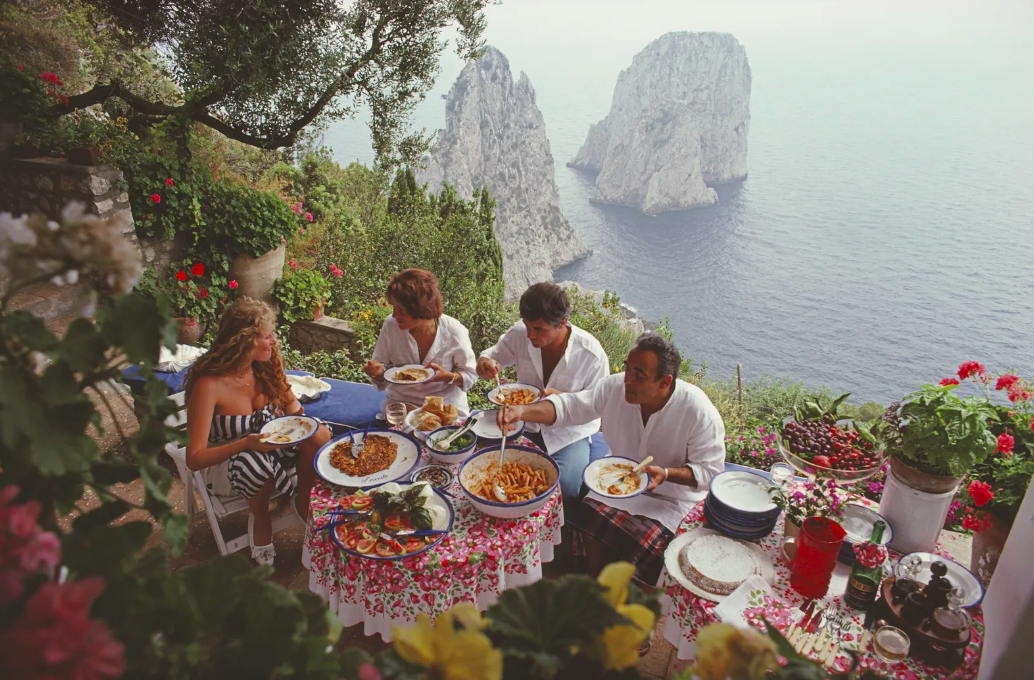 You Must See These Vintage Photos Of Al Fresco Dining By Slim Aarons