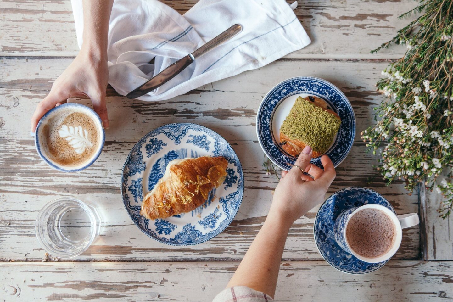 Why You Shouldn’t Drink Your Morning Coffee On An Empty Stomach