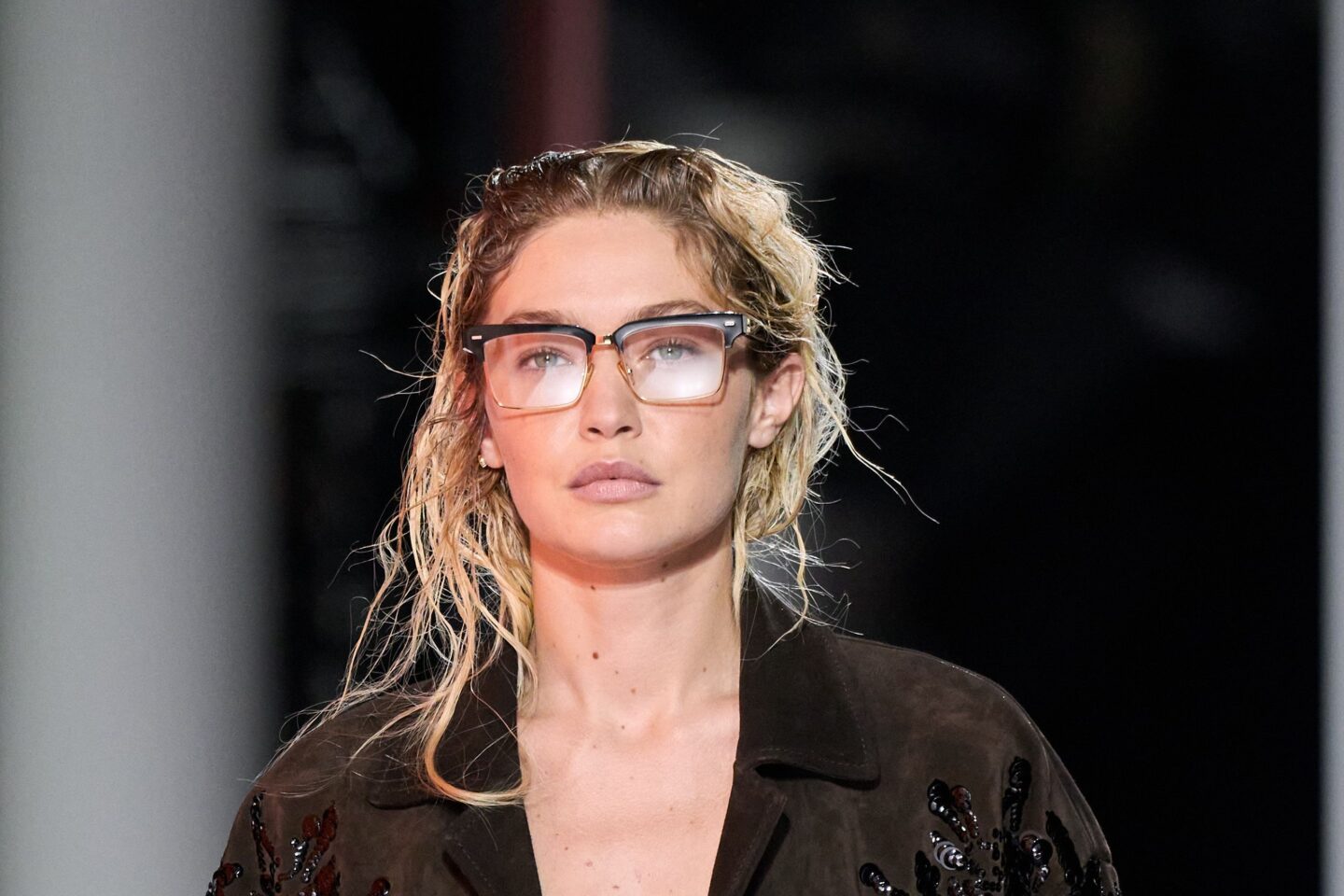 How To Style Greasy Hair